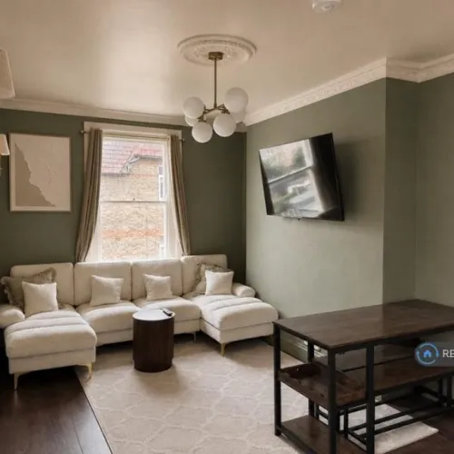2 bedroom flat in Augusta Road, Ramsgate, CT11 (2 bed) (#2997380)