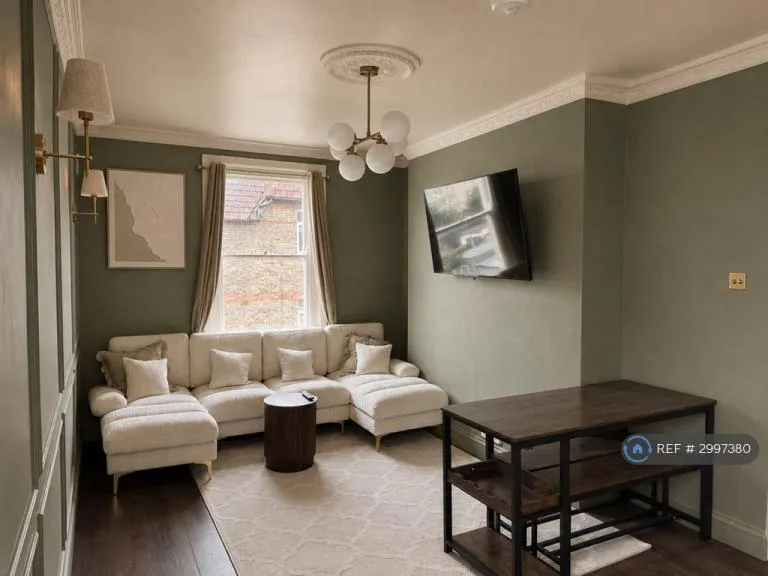 2 bedroom flat in Augusta Road, Ramsgate, CT11 (2 bed) (#2997380)