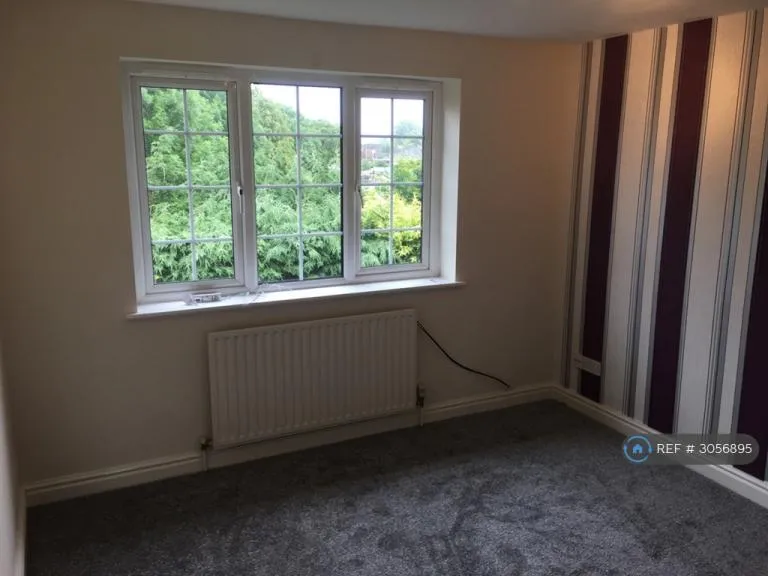 2 bedroom flat in Barnsdale Road, Castleford, WF10 (2 bed) (#3056895)