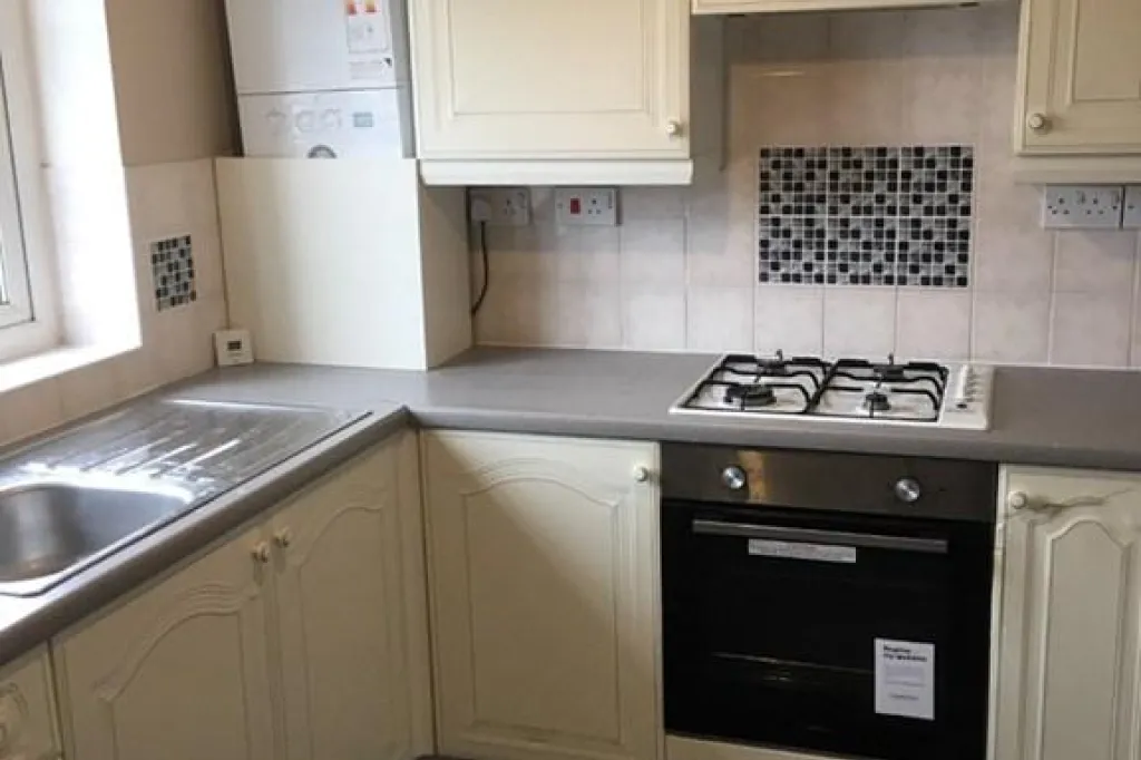 2 bedroom flat in Barnsdale Road, Castleford, WF10 (2 bed) (#3056895)