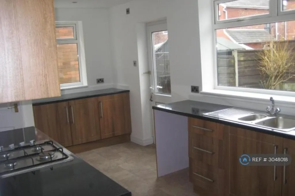 3 bedroom house in Scott Road, Droylsden, M43 (3 bed) (#3048018)