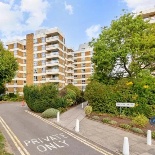2 bedroom flat in March Court, London, SW15 (2 bed) (#2467689)
