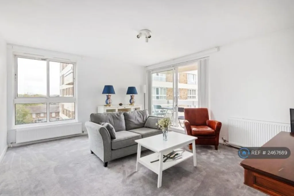 2 bedroom flat in March Court, London, SW15 (2 bed) (#2467689)