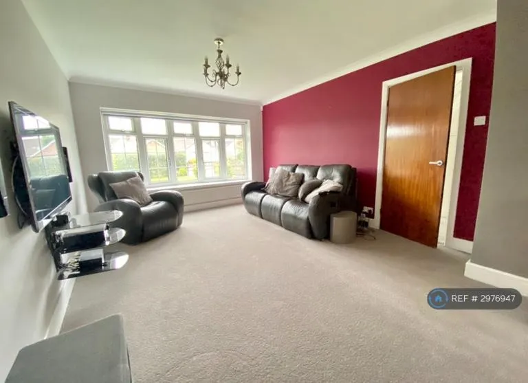 4 bedroom house in High Ash Drive, Leeds, LS17 (4 bed) (#2976947)
