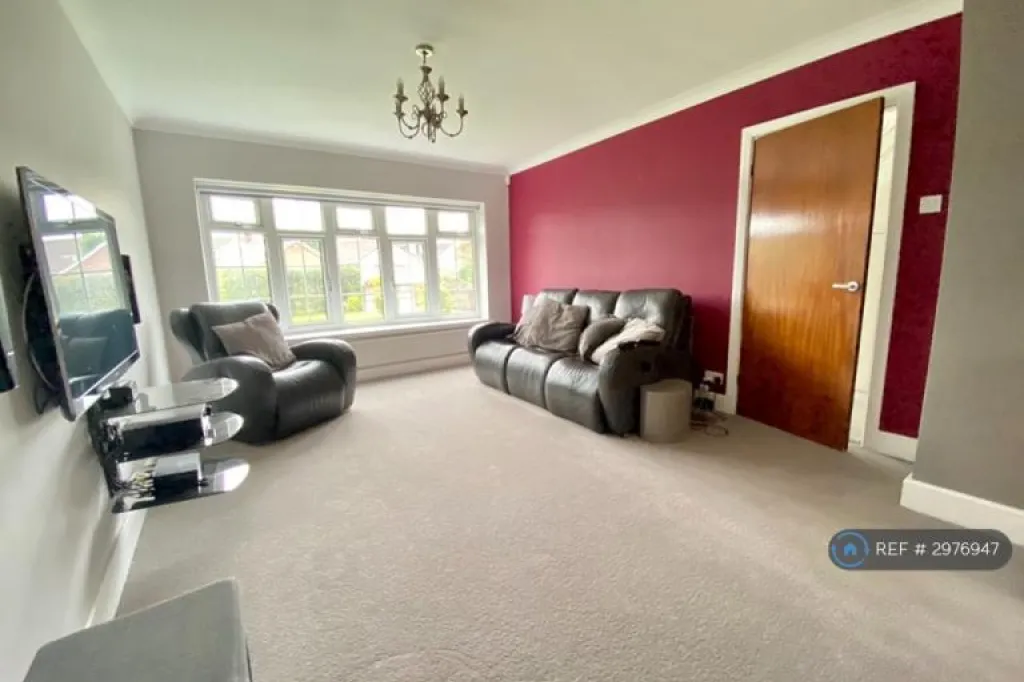 4 bedroom house in High Ash Drive, Leeds, LS17 (4 bed) (#2976947)