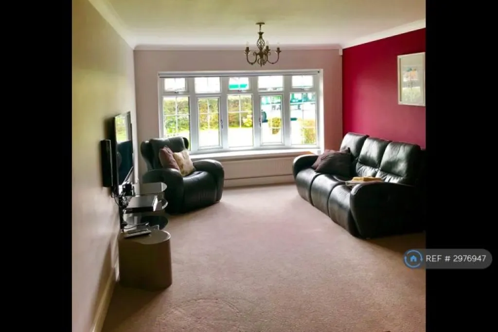 4 bedroom house in High Ash Drive, Leeds, LS17 (4 bed) (#2976947)