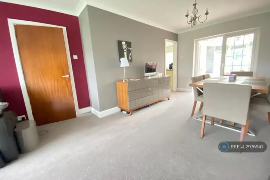4 bedroom house in High Ash Drive, Leeds, LS17 (4 bed) (#2976947)
