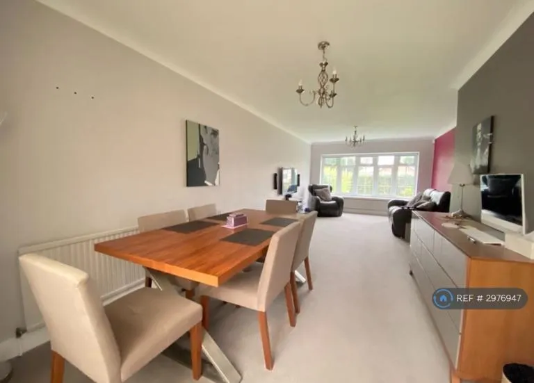 4 bedroom house in High Ash Drive, Leeds, LS17 (4 bed) (#2976947)