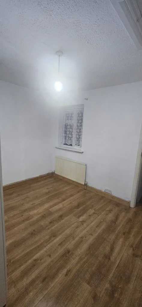 Spacious 2/3 Bed Family Home in Croydon