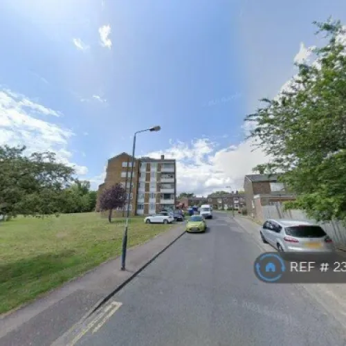 2 bedroom flat in Casterbridge Road, London, SE3 (2 bed) (#2330670)