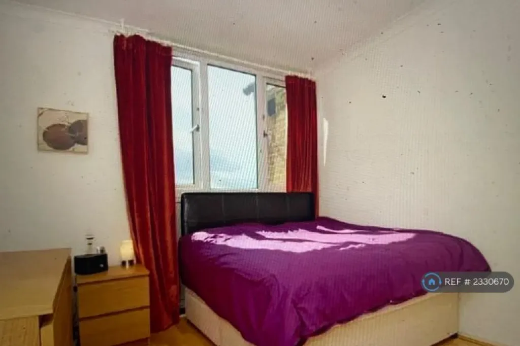 2 bedroom flat in Casterbridge Road, London, SE3 (2 bed) (#2330670)