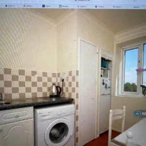 2 bedroom flat in Casterbridge Road, London, SE3 (2 bed) (#2330670)