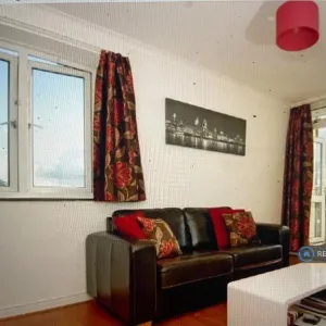 2 bedroom flat in Casterbridge Road, London, SE3 (2 bed) (#2330670)