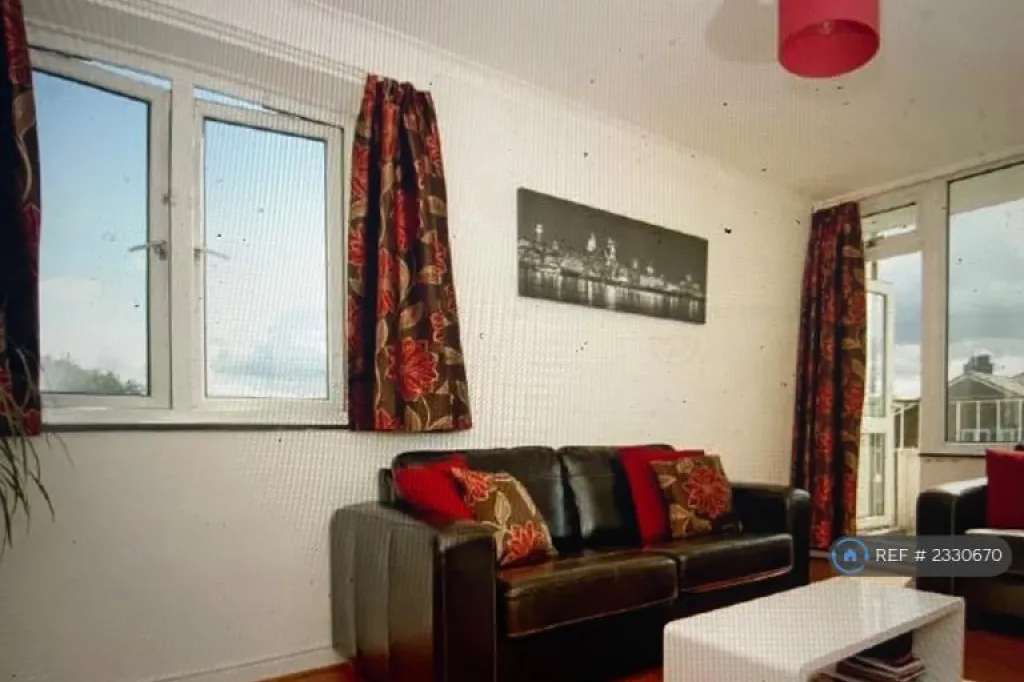 2 bedroom flat in Casterbridge Road, London, SE3 (2 bed) (#2330670)