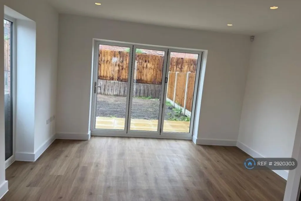 2 bedroom house in Ringway Road, Liverpool, L25 (2 bed) (#2920303)