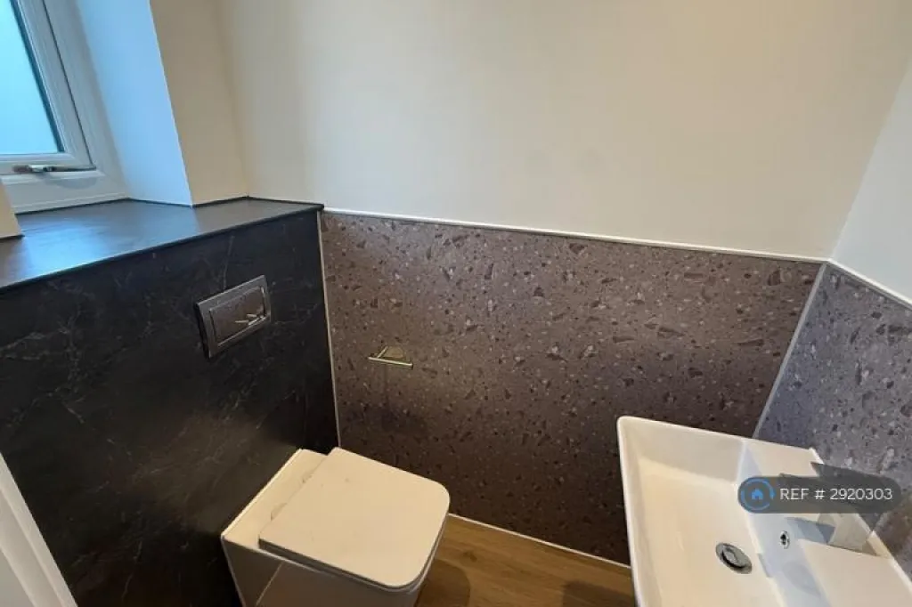 2 bedroom house in Ringway Road, Liverpool, L25 (2 bed) (#2920303)