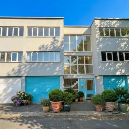 Large One bedroom flat in the heart of Mitcham only £1750 pcm
