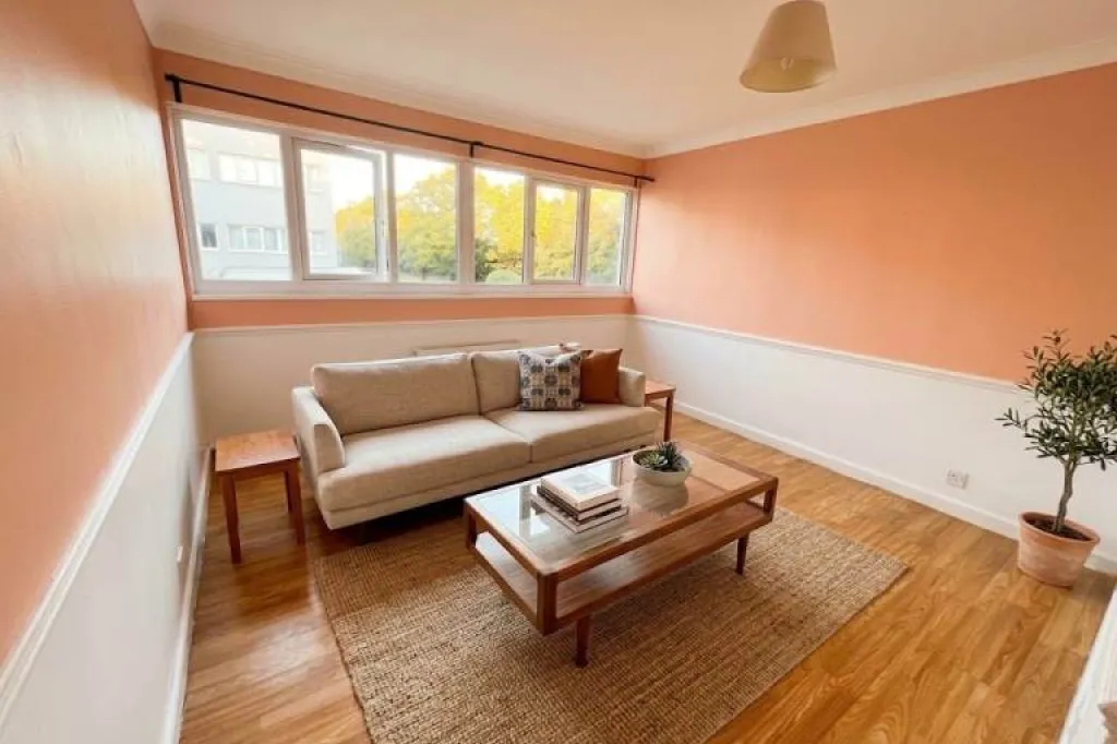 Large One bedroom flat in the heart of Mitcham only £1750 pcm