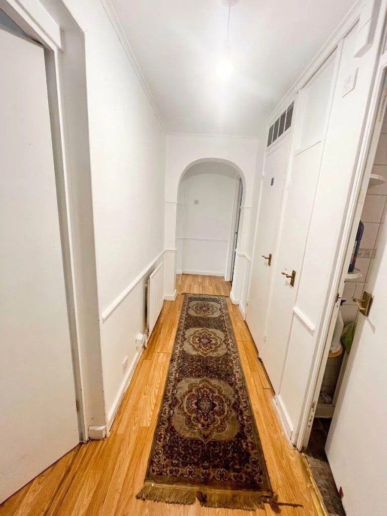 Large One bedroom flat in the heart of Mitcham only £1750 pcm