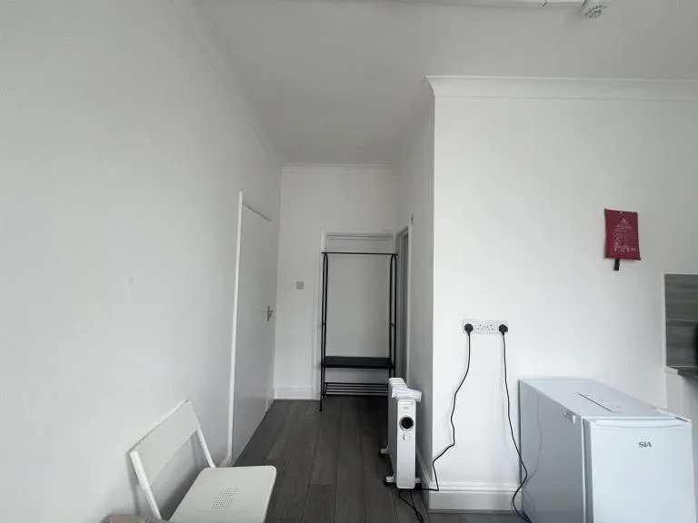 Benefits Accepted, S/C Lovely Studio Flat, Haringey