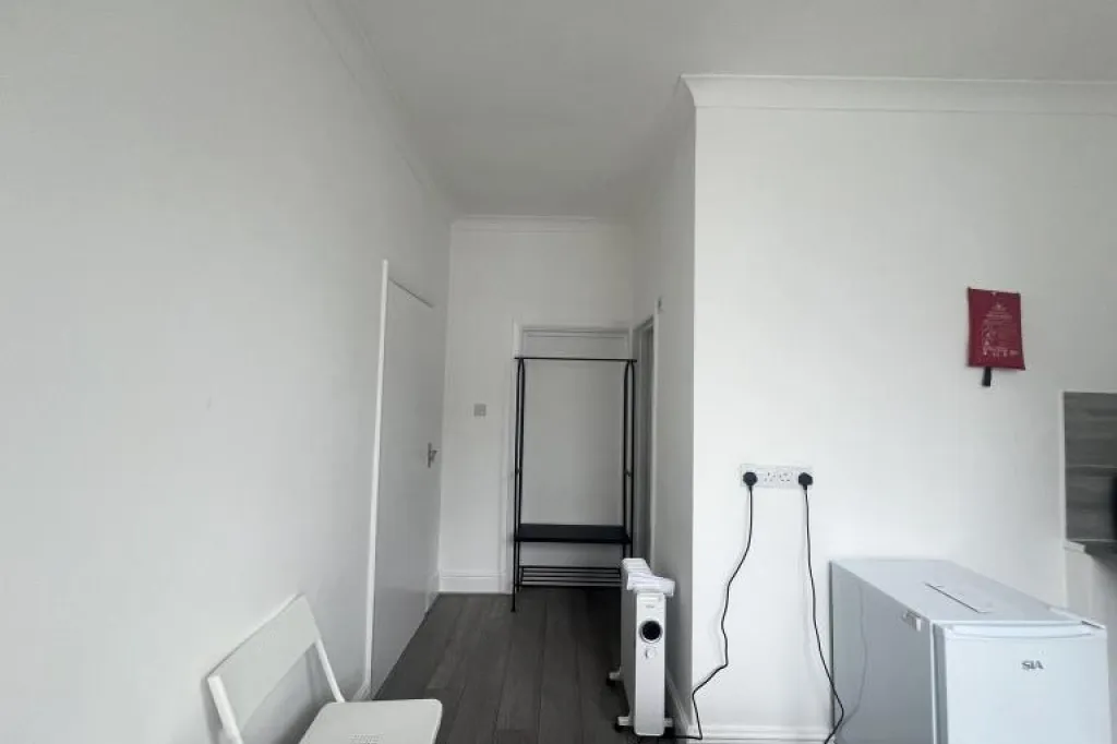 Benefits Accepted, S/C Lovely Studio Flat, Haringey