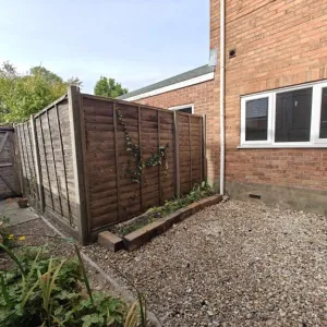 2 bedroom flat ground floor outside space pets considered