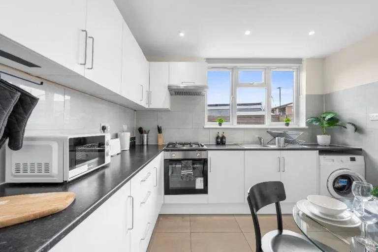 CONTRACTOR ACCOMMODATION IN SLOUGH (BERKSHIRE)