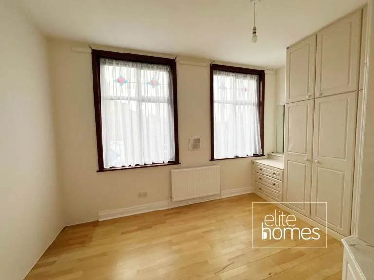Great condition newly decorated Four bedroom maisonette in Edmonton, N9.