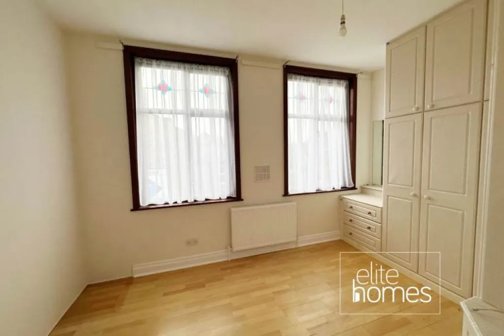 Great condition newly decorated Four bedroom maisonette in Edmonton, N9.