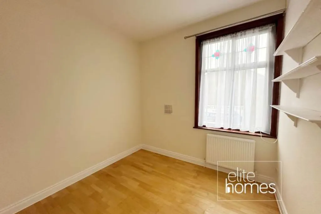 Great condition newly decorated Four bedroom maisonette in Edmonton, N9.