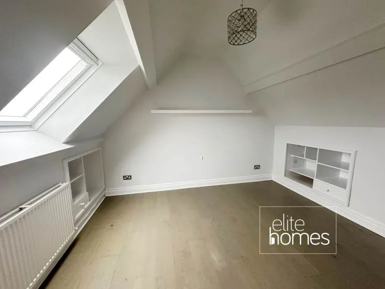 Great condition newly decorated Four bedroom maisonette in Edmonton, N9.