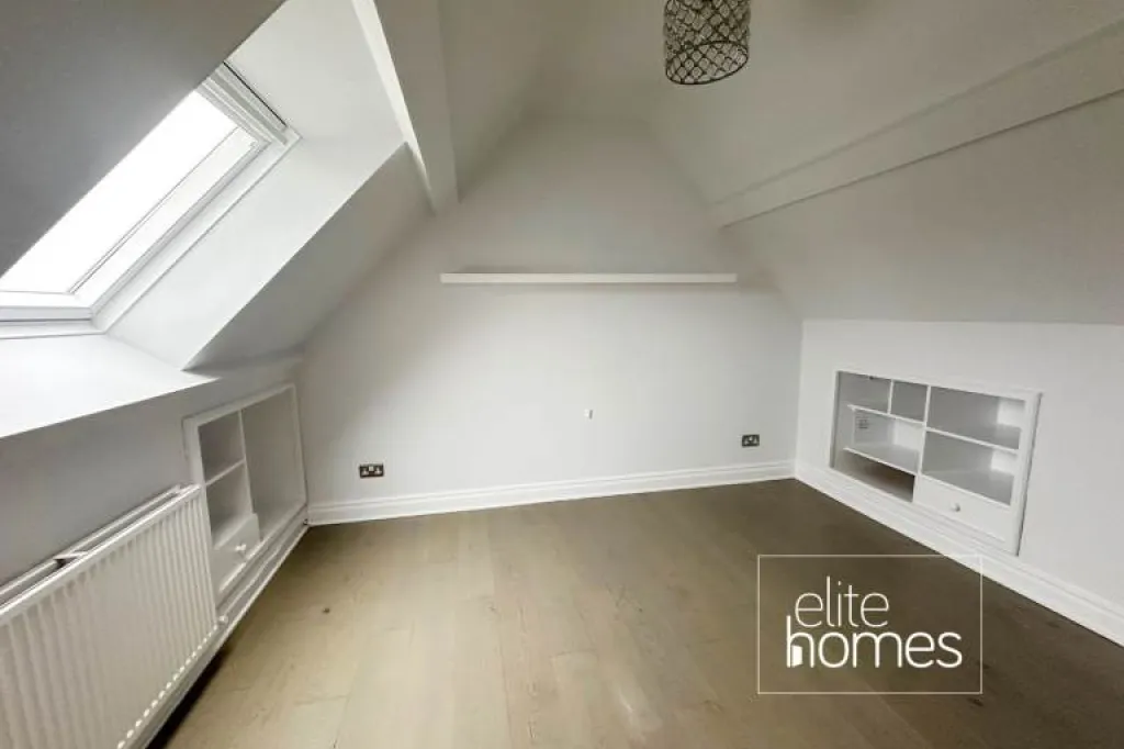 Great condition newly decorated Four bedroom maisonette in Edmonton, N9.