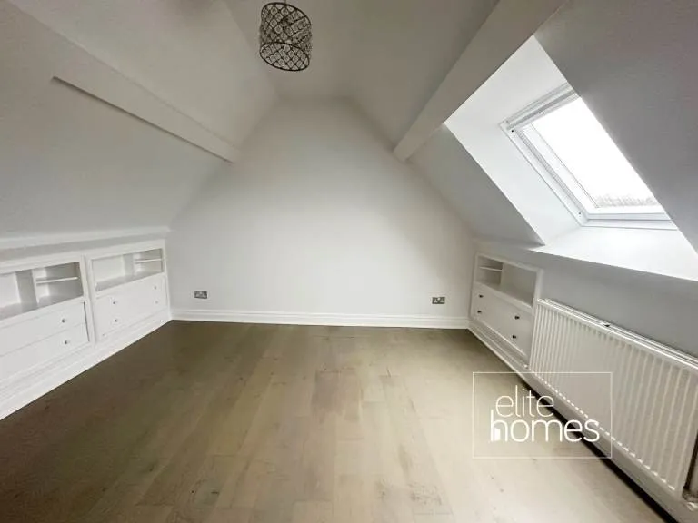 Great condition newly decorated Four bedroom maisonette in Edmonton, N9.