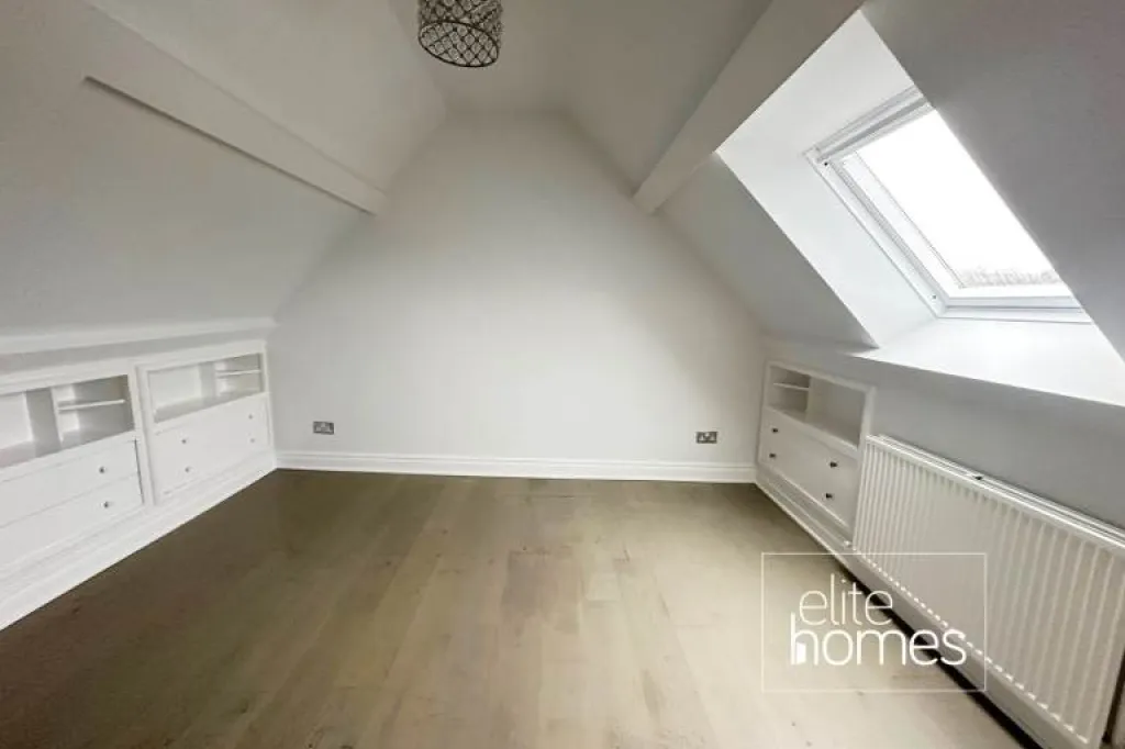 Great condition newly decorated Four bedroom maisonette in Edmonton, N9.
