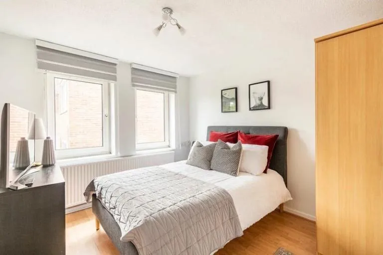 LEEDS DSS UC LCW PIP BENEFITS DOUBLE ROOM