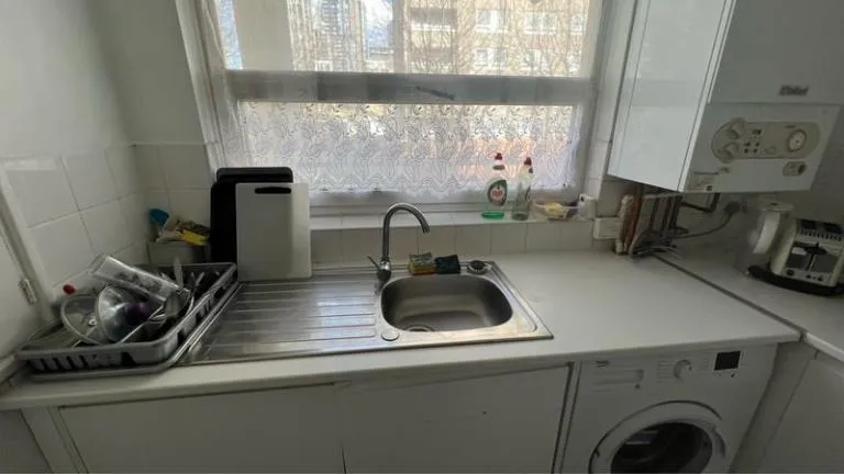 LEEDS DSS UC LCW PIP BENEFITS DOUBLE ROOM