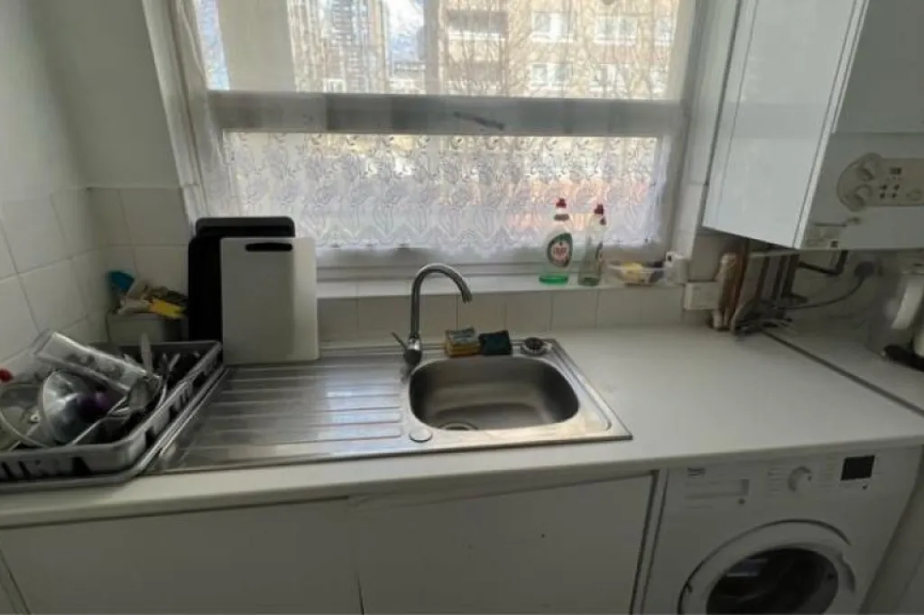 LEEDS DSS UC LCW PIP BENEFITS DOUBLE ROOM