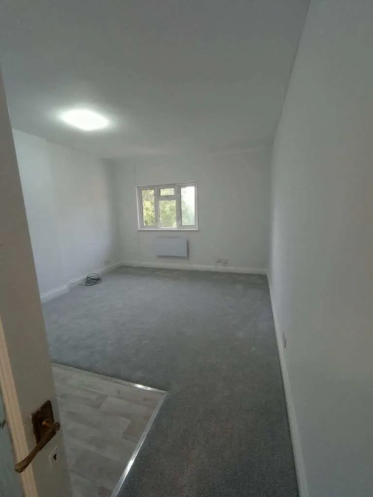 MODERN STUDIO FLAT – NW2 4DY | WEST HAMSTEAD | MUM & BABY