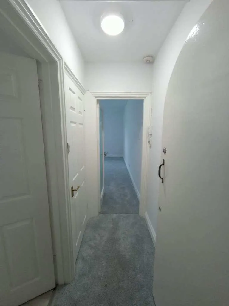 MODERN STUDIO FLAT – NW2 4DY | WEST HAMSTEAD | MUM & BABY