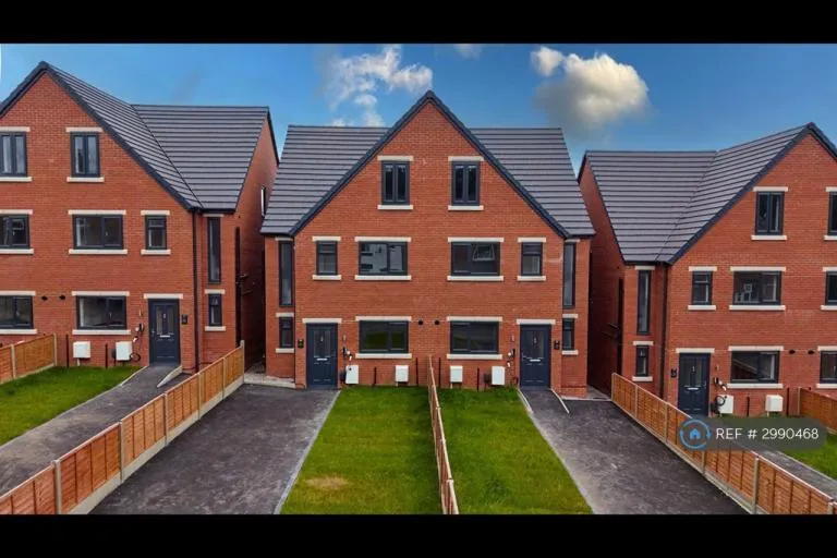 5 bedroom house in Oldham, Oldham, OL8 (5 bed) (#2990468)