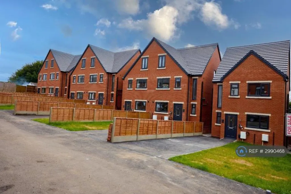 5 bedroom house in Oldham, Oldham, OL8 (5 bed) (#2990468)