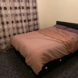 2 BEDROOM FLAT MANSELL ROAD GREENFORD MIDDLESEX UB6