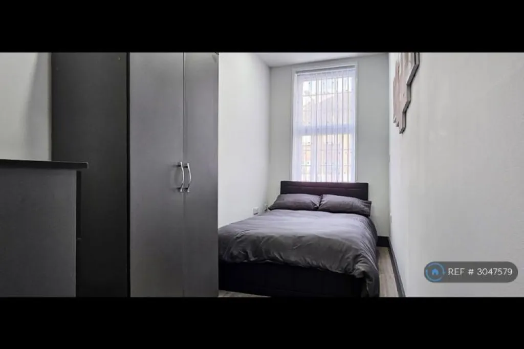 4 bedroom flat in Ealing Road, Wembley, HA0 (4 bed) (#3047579)
