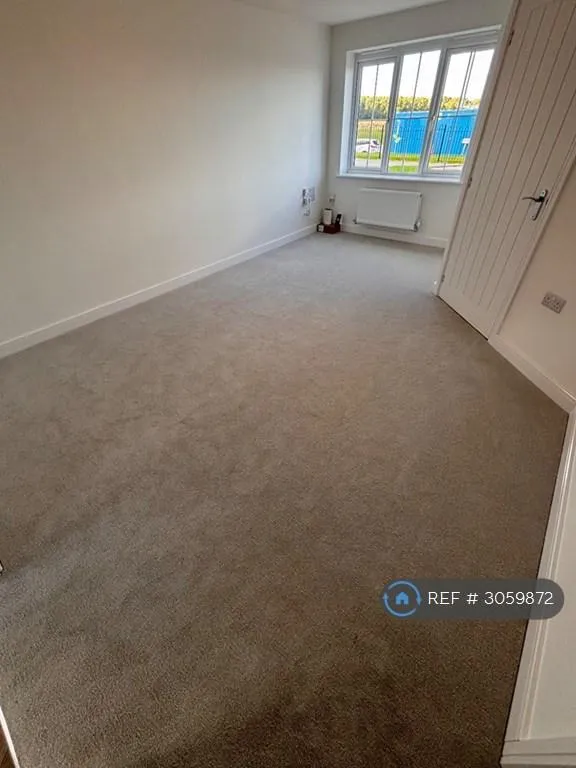 3 bedroom house in Landseer Crescent, Loughborough, LE12 (3 bed) (#3059872)