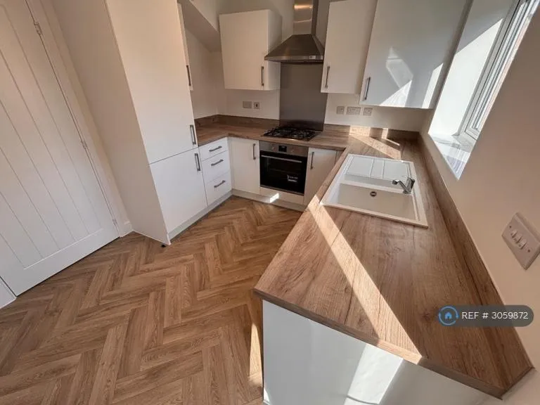 3 bedroom house in Landseer Crescent, Loughborough, LE12 (3 bed) (#3059872)