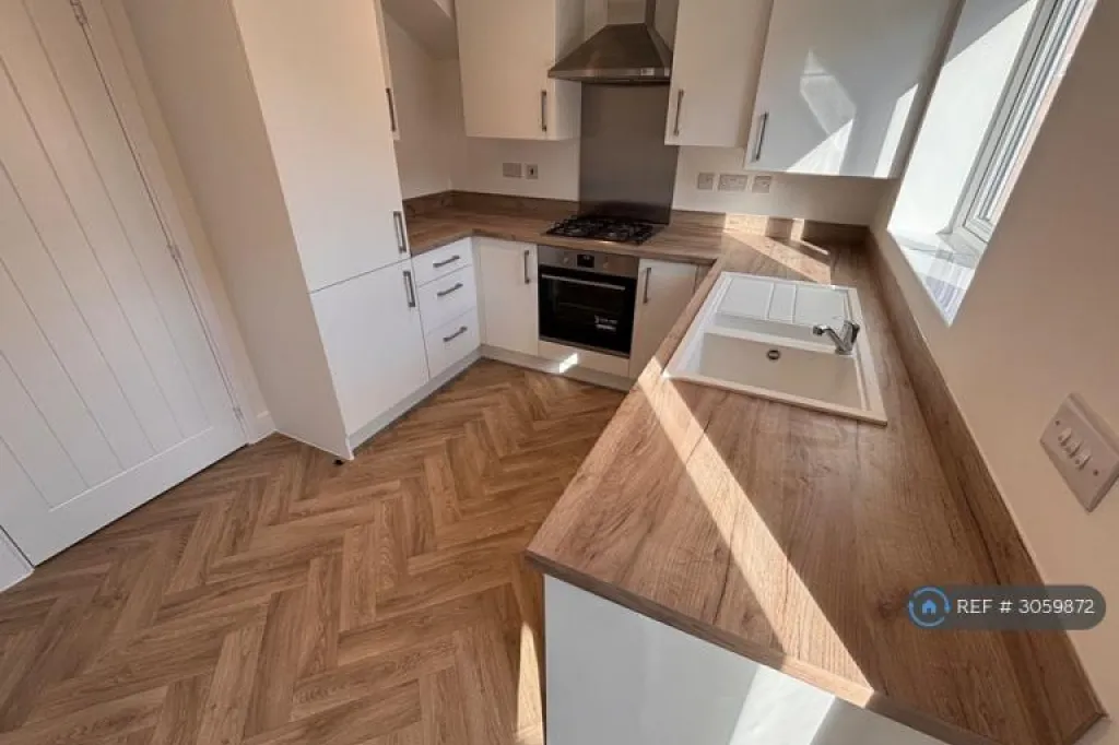3 bedroom house in Landseer Crescent, Loughborough, LE12 (3 bed) (#3059872)