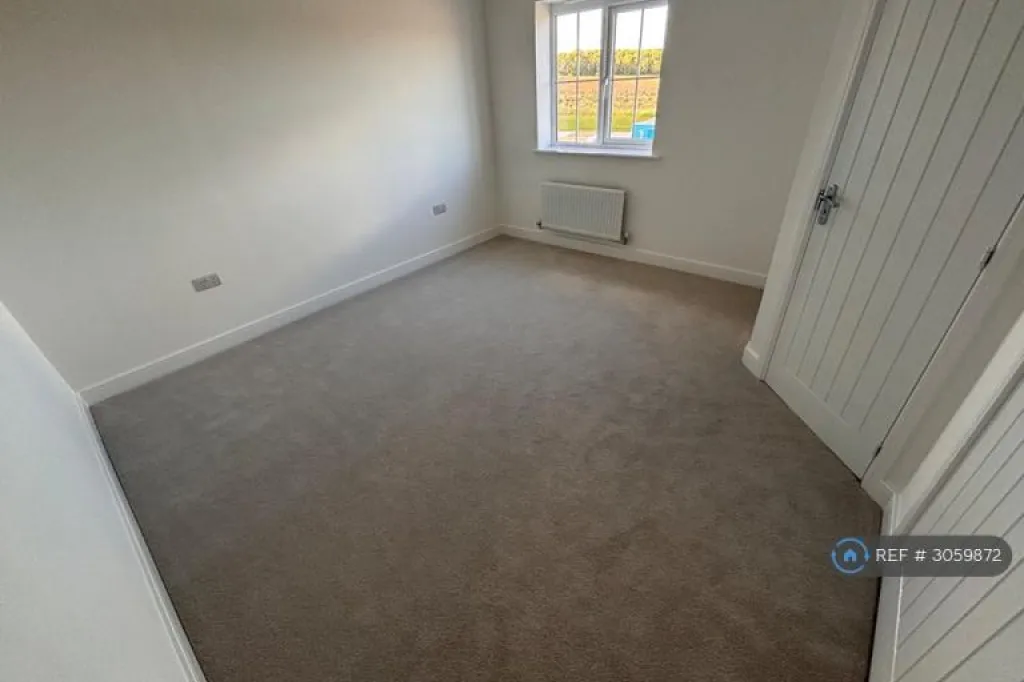 3 bedroom house in Landseer Crescent, Loughborough, LE12 (3 bed) (#3059872)