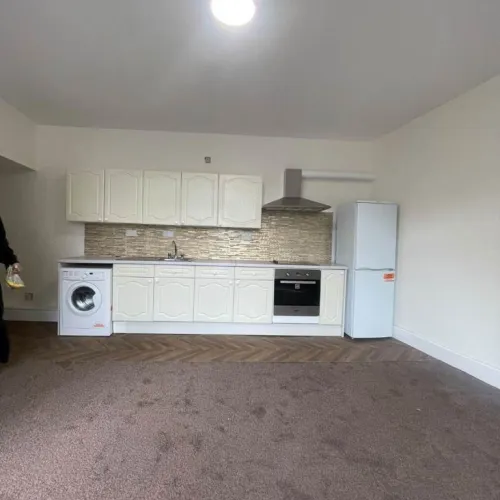 🏡 Charming 2-Bedroom Home in East Bierley – £795 PCM