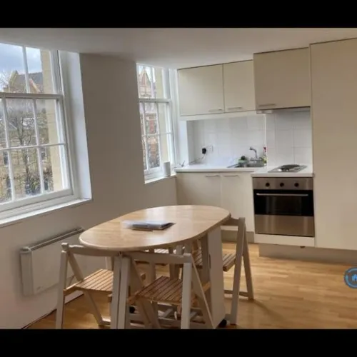 Studio flat in Holloway Road, London, N19 (#3059422)