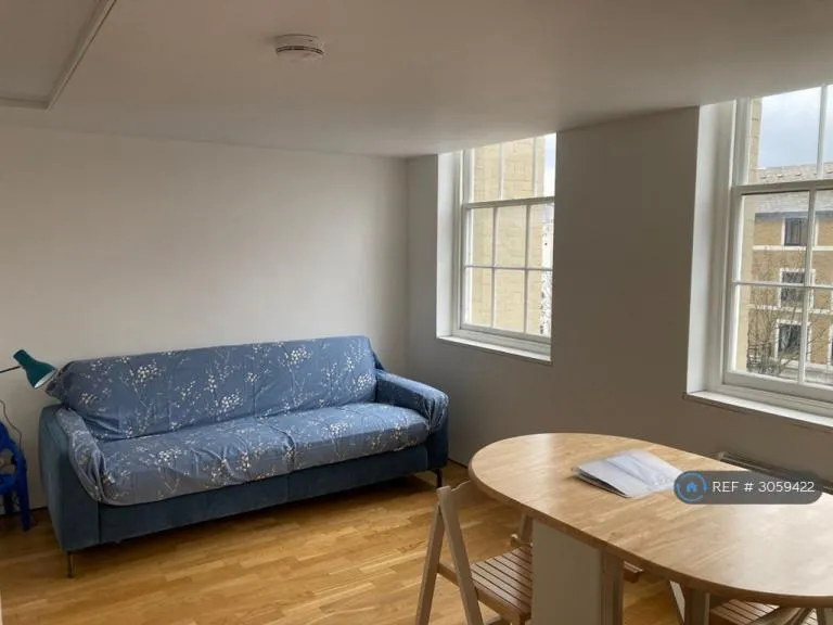 Studio flat in Holloway Road, London, N19 (#3059422)